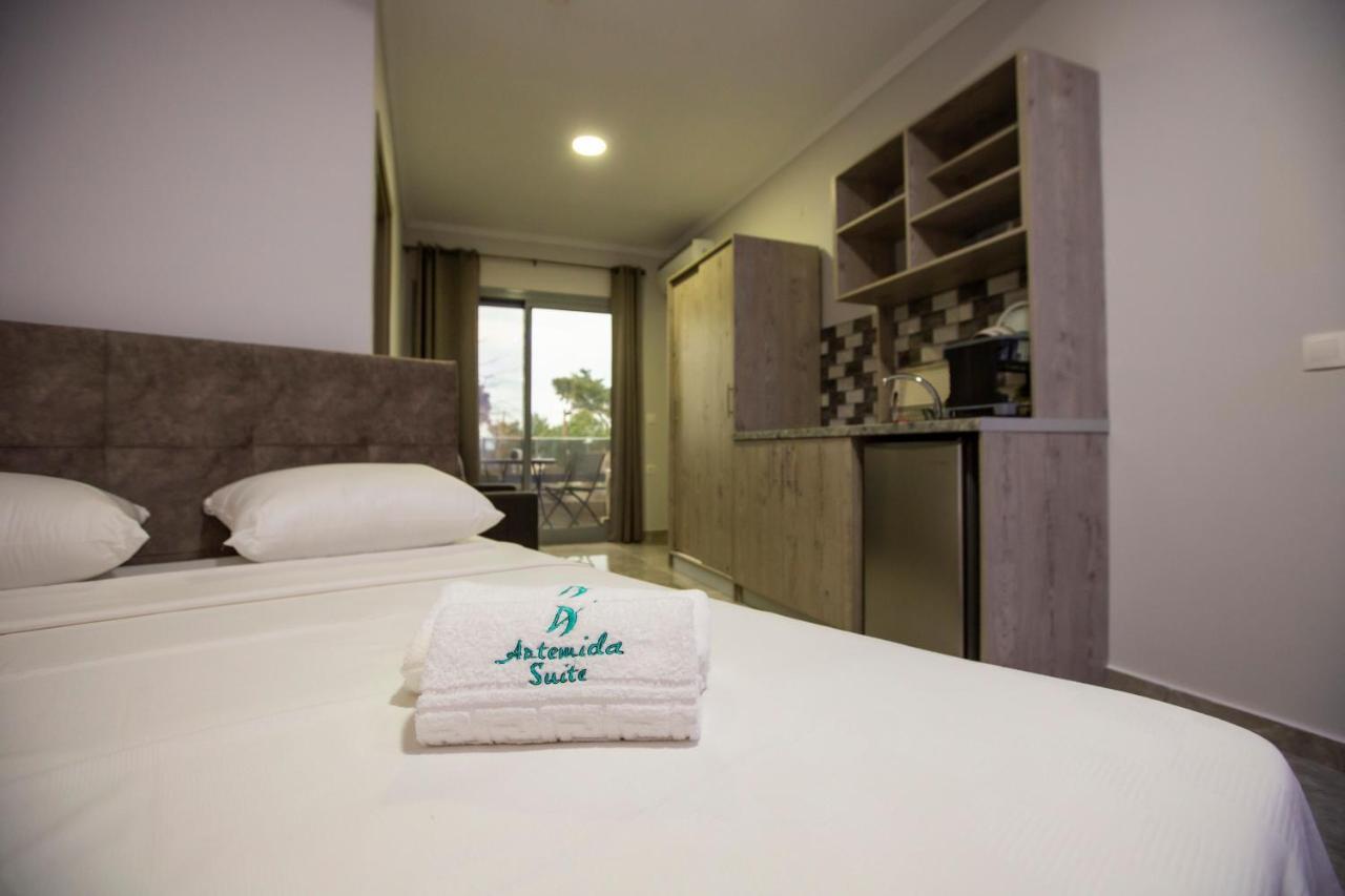 Artemida Suites Hanioti Exterior photo
